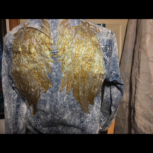 One of a kind golden wings on jean jacket - Picture 7 of 8